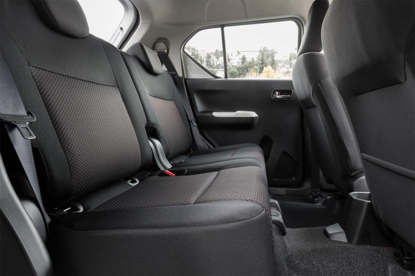 Suzuki Ignis 2 салон