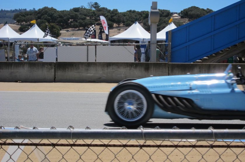 Машина падает со стоянки