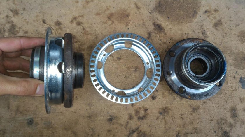 Задняя ступица Priora с АБС