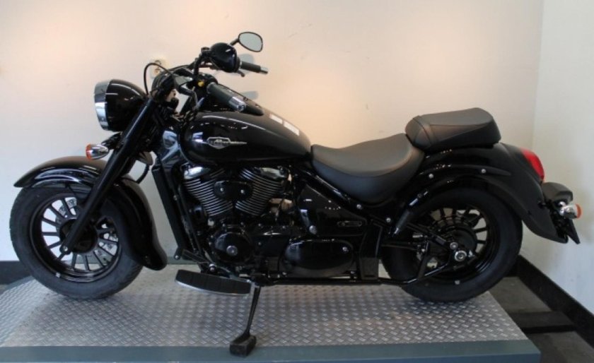 Suzuki Intruder c800