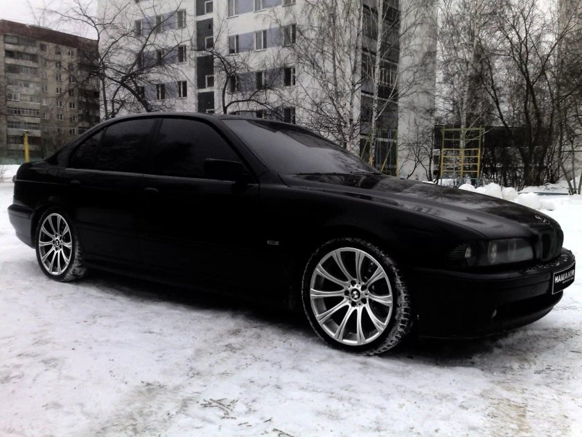 БМВ 5 е39 черная