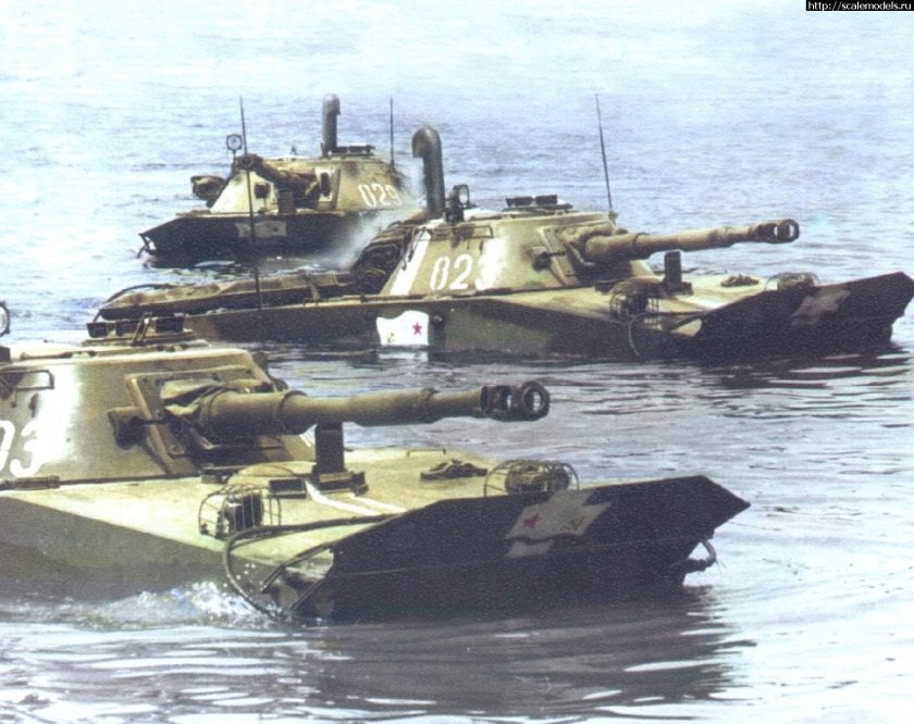 Тяжелый плавающий танк