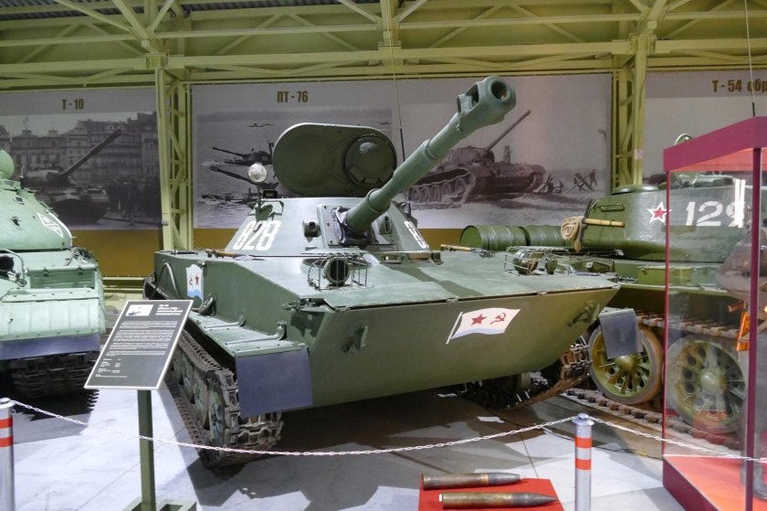 Плавающий танк пт 76