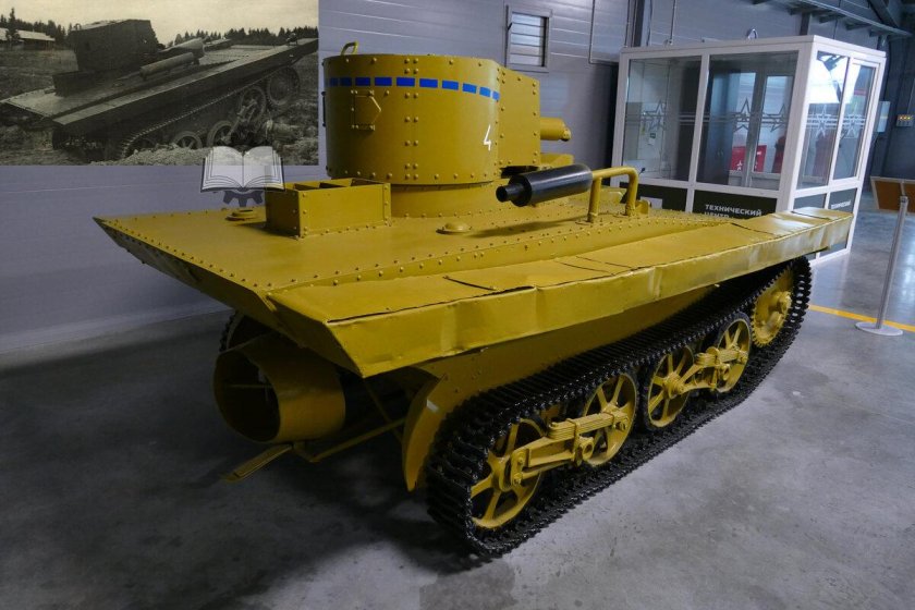 Советский плавающий танк