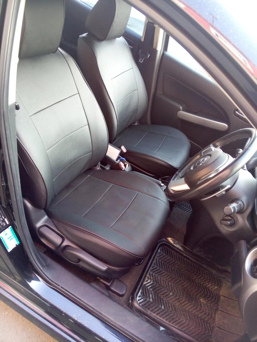 Mazda Demio 2 салон