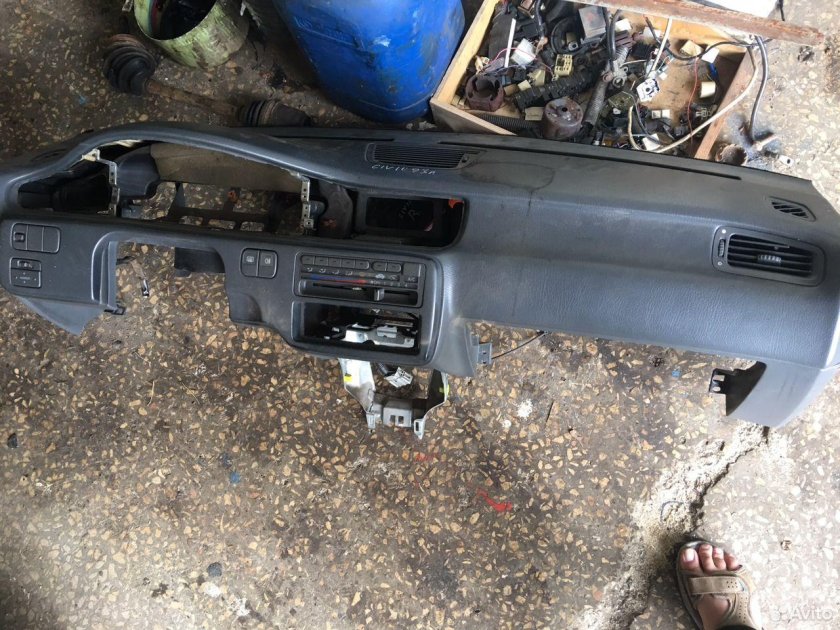 Торпедо Honda Civic 6 коричневый