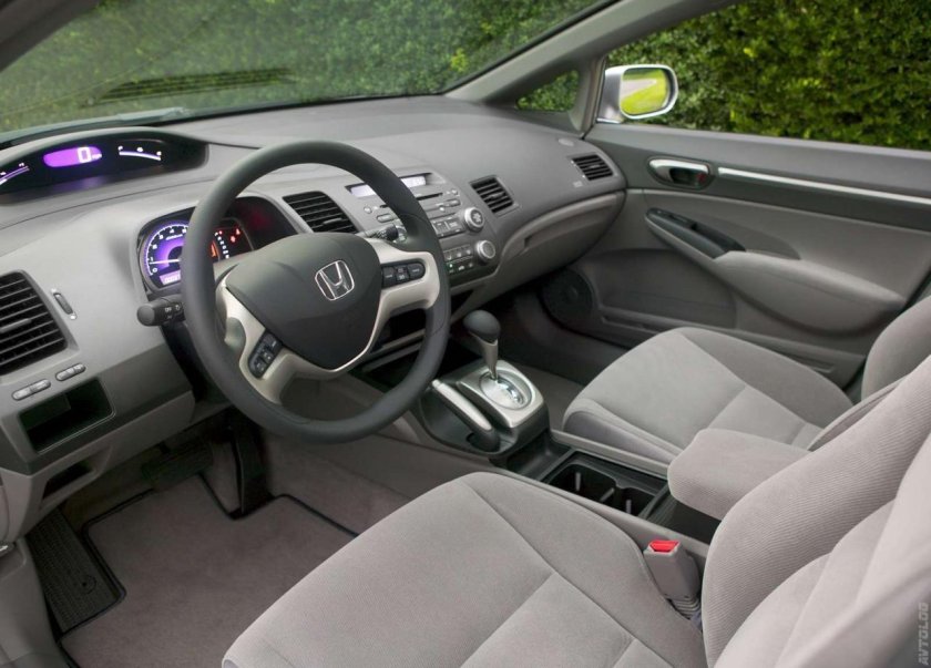 Honda Civic 2006 седан салон
