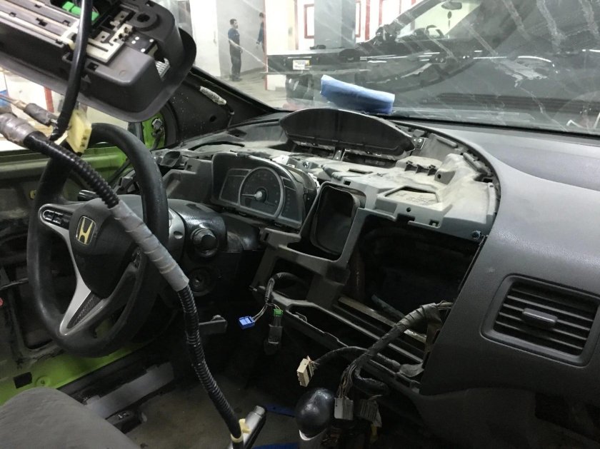 Как снять торпеду Цивик 4д с пассажирской стороны