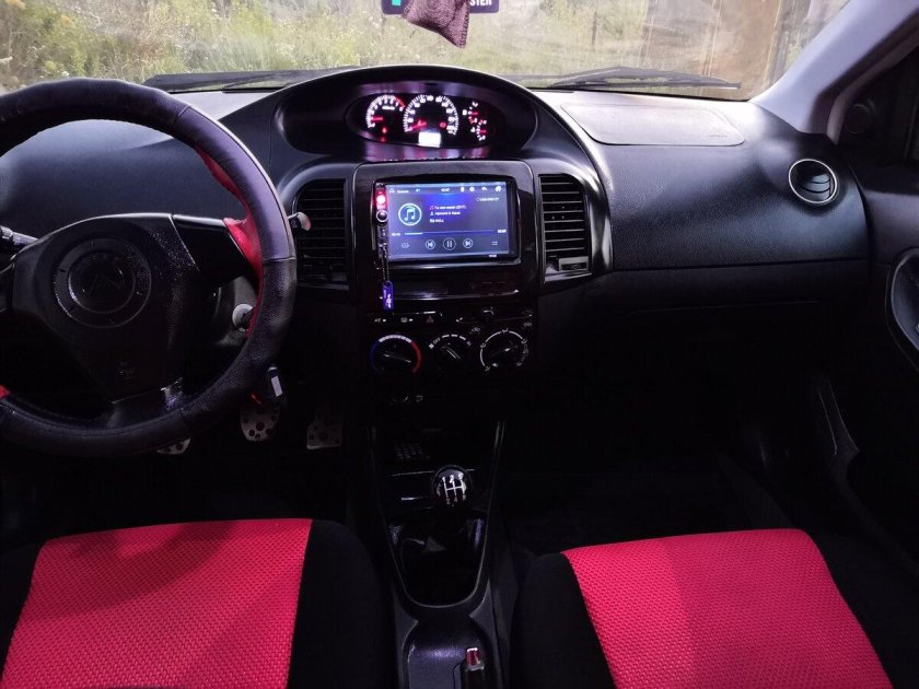 Geely MK Cross 2013 панель