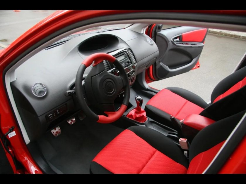 Geely MK Cross салон