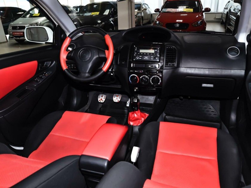 Geely MK Cross салон