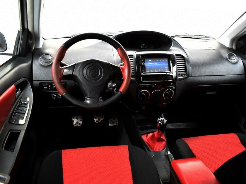 Geely MK Cross 2013 салон