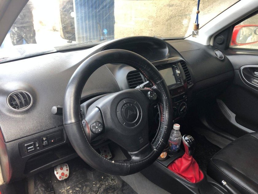 Geely MK Cross салон