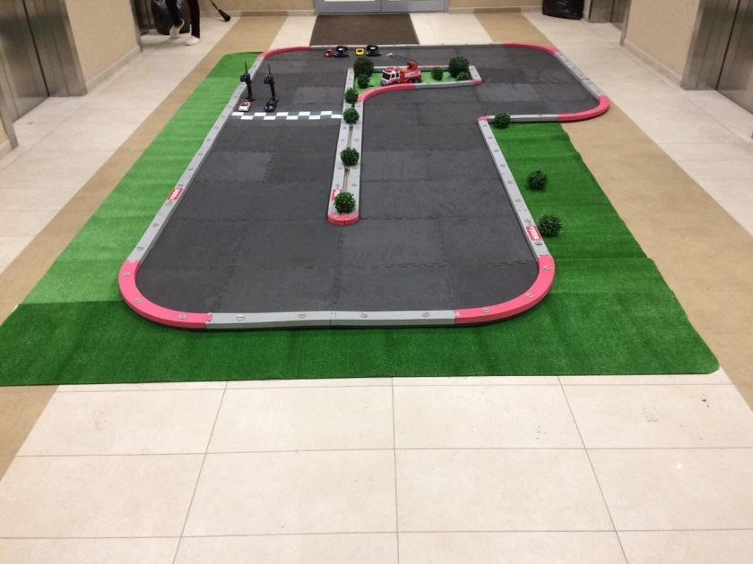 Гоночная площадка для машин в Пушкине Подмосковья