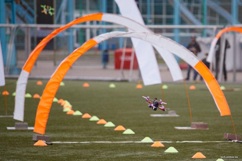 БПЛА дрон рейсинг