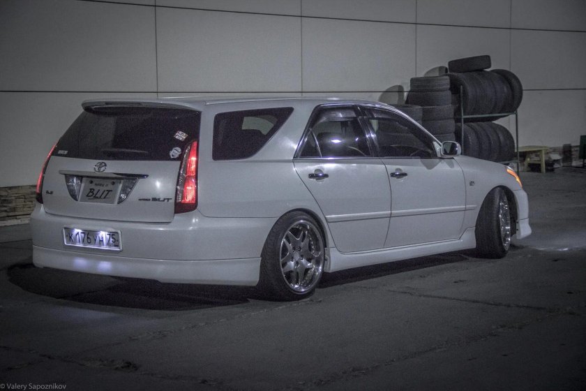 Toyota Mark II Blit универсал