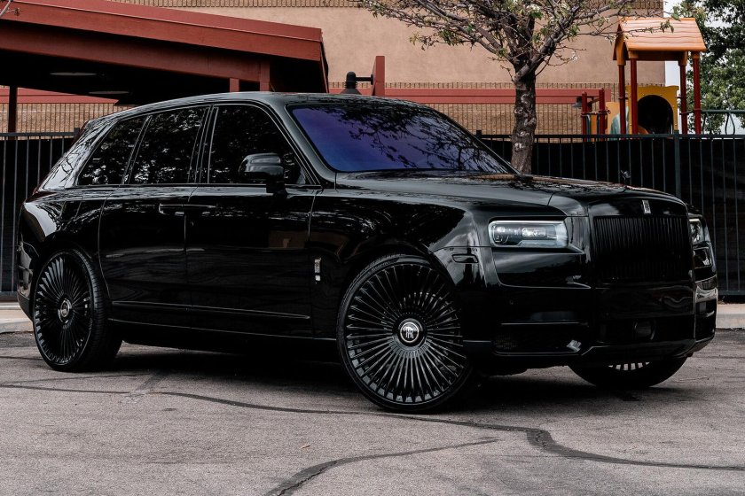 Rolls Royce Cullinan Black Wheels
