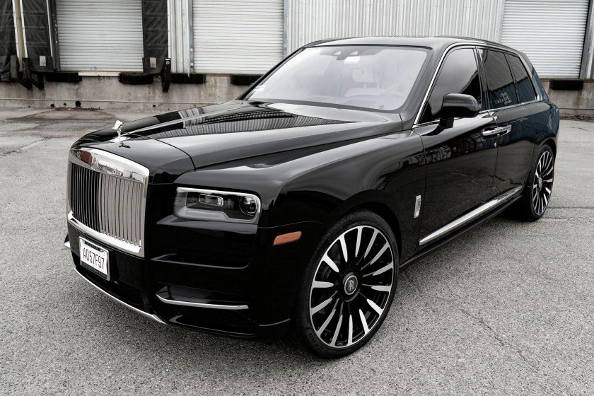 Роллс Ройс Куллинан r24