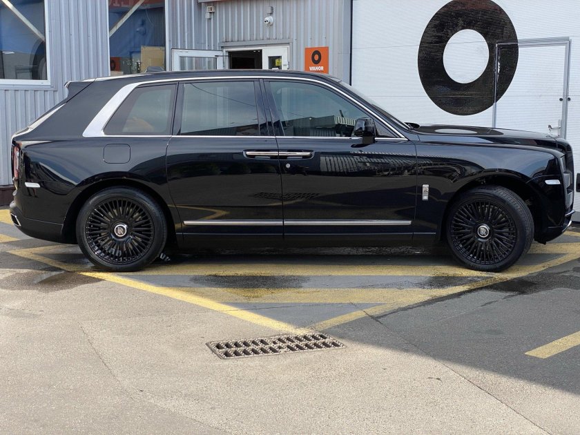 Rolls royce cullinan 2020