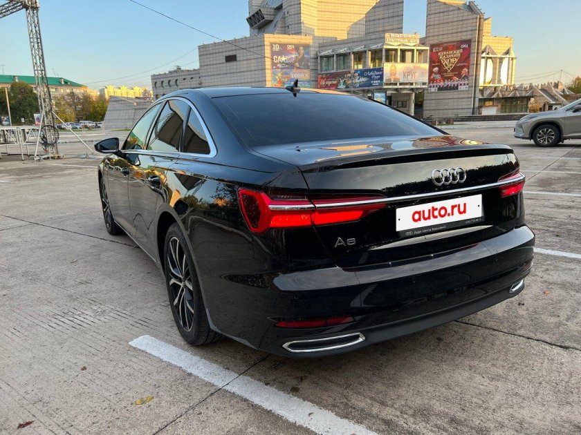 Черная ауди а 6