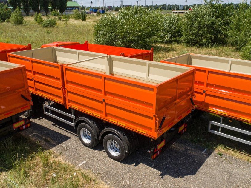 Прицеп 3х осный 8499-010