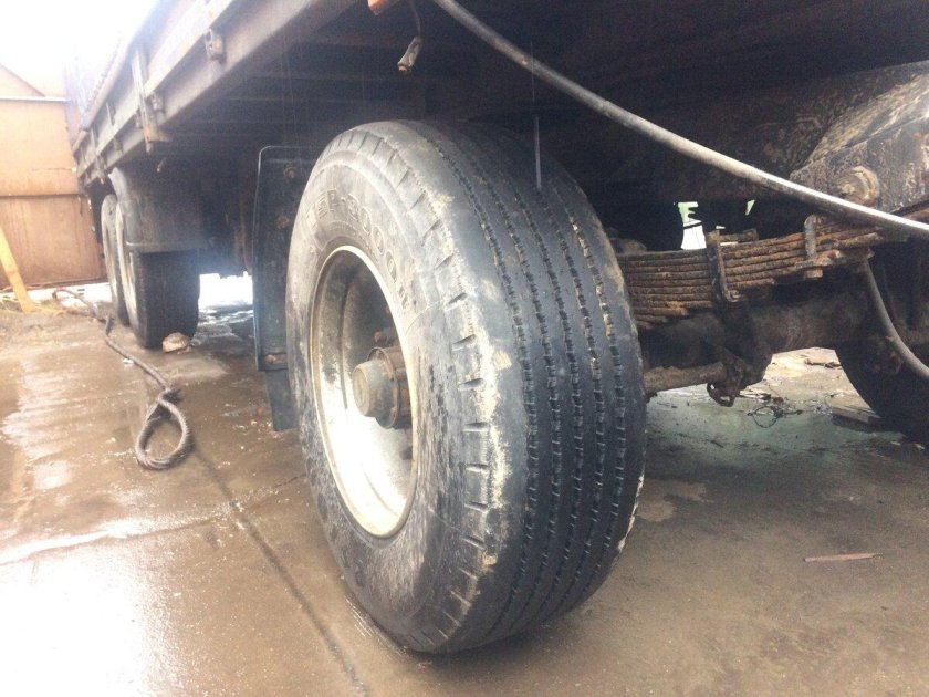 Трехосный прицеп