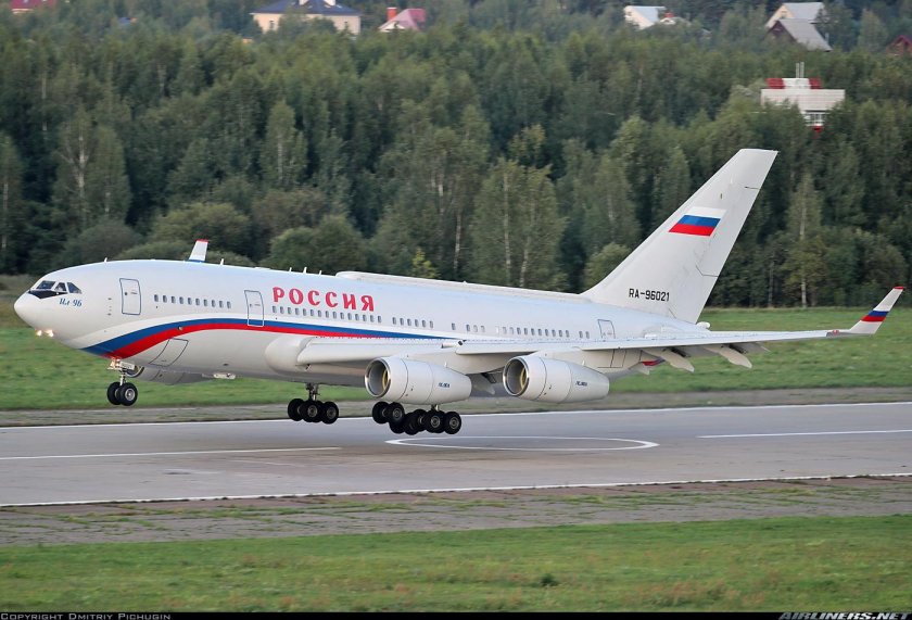 Самолет ил-96-400впу