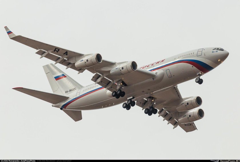 Самолет ил 96