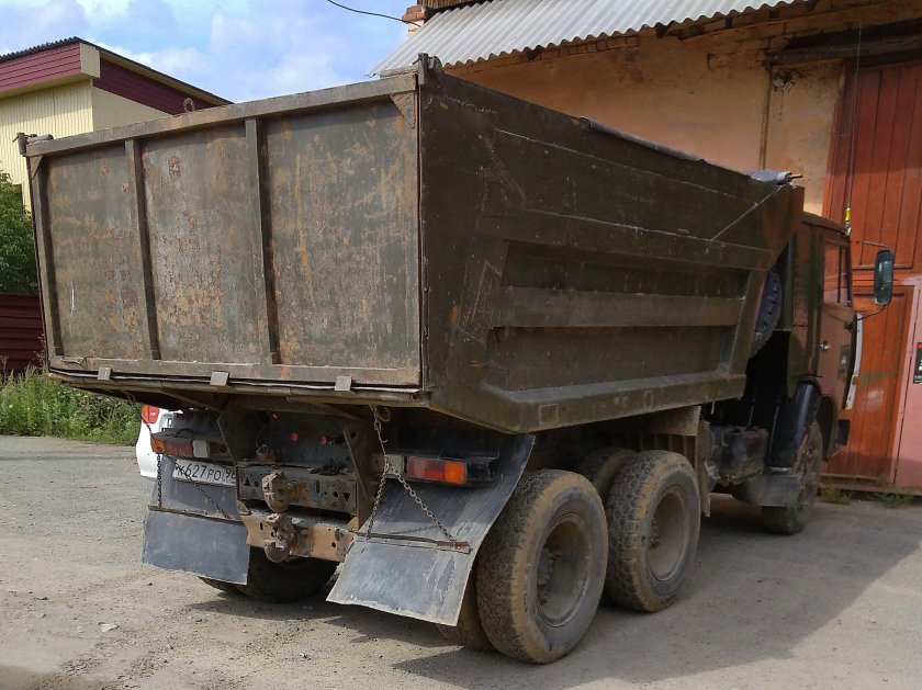 КАМАЗ 55111 самосвал сзади