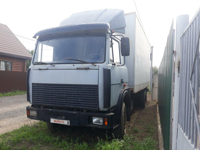 Грузовой фургон