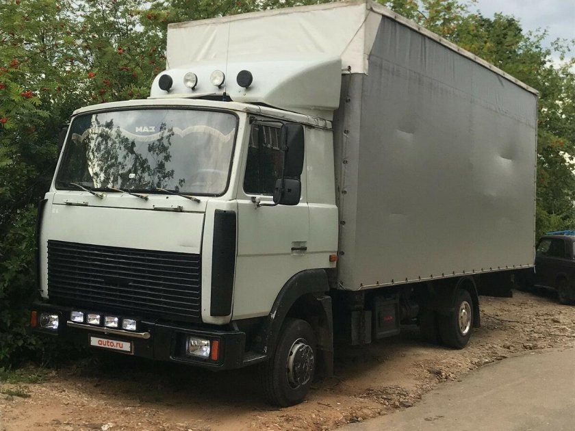МАЗ 4370