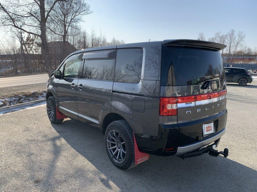 Mitsubishi delica d 5