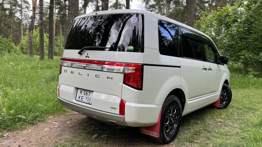 Митсубиси делика д 5