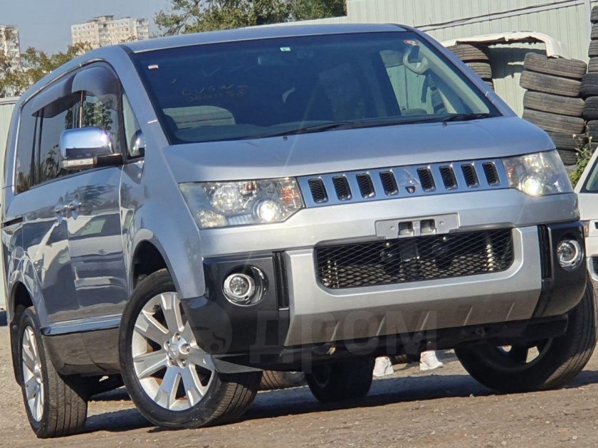 Mitsubishi Delica d5 2011 года