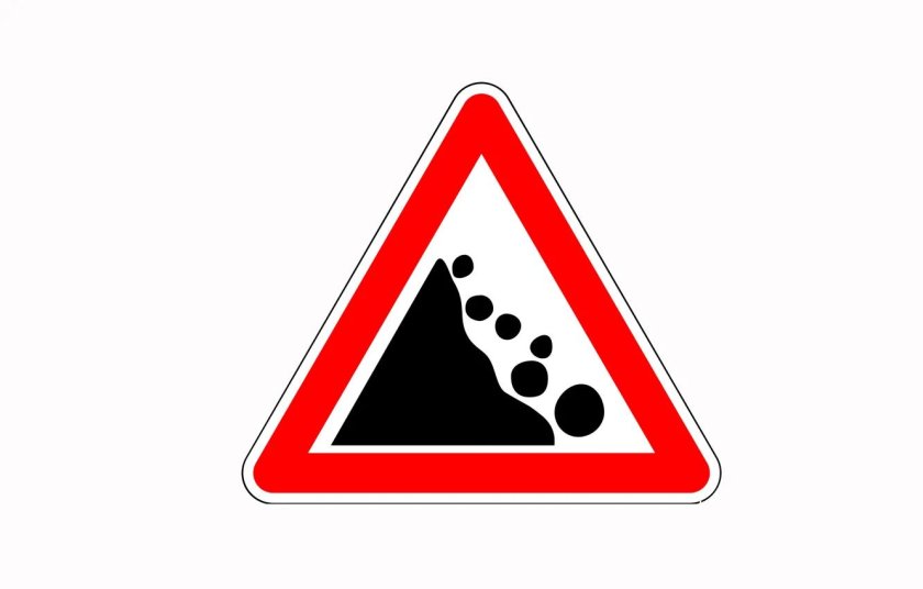 Дорожный знак камнепад