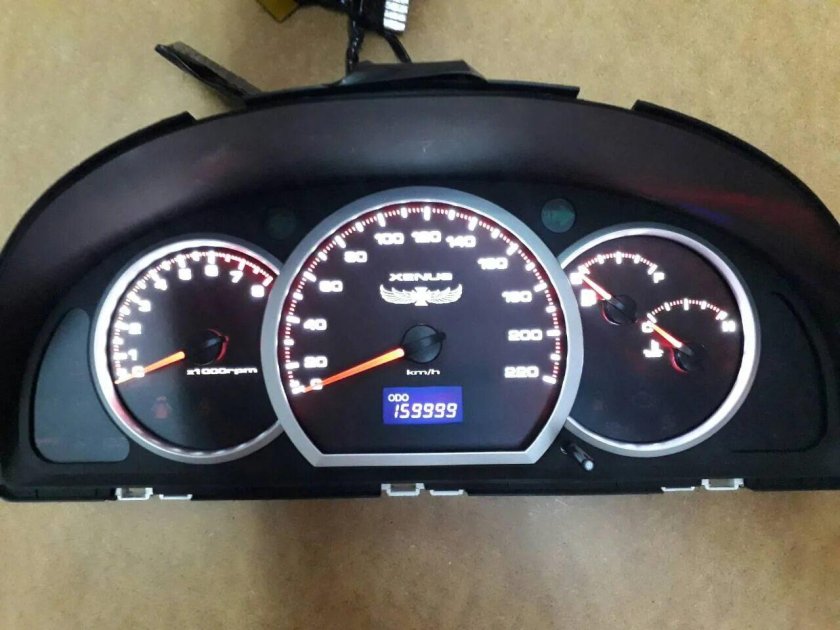 Chevrolet Lacetti приборная панель