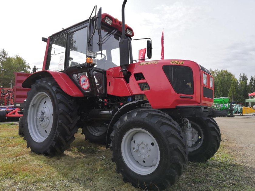 Трактор Беларус 952