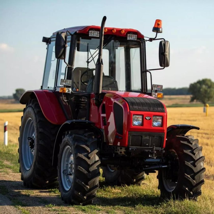 Красный трактор беларус