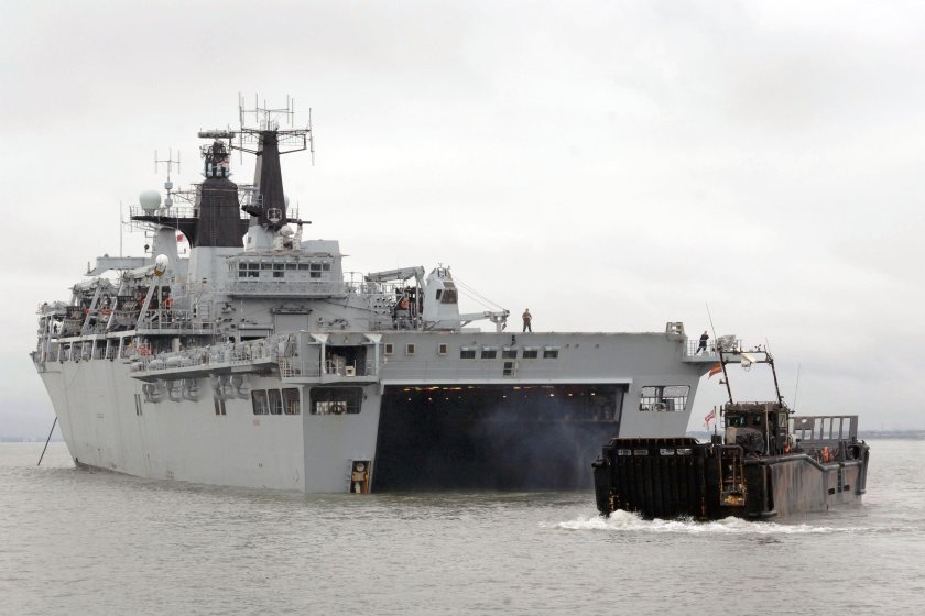 Десантный корабль Альбион