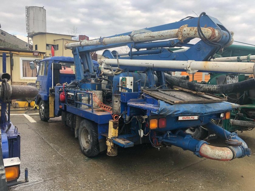 Автобетононасос Hino 18 метров