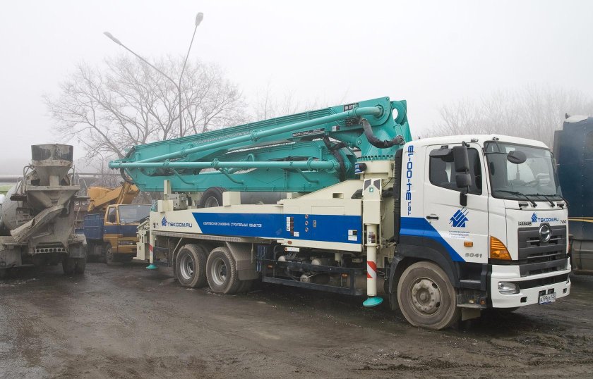 Бетононасос Hino