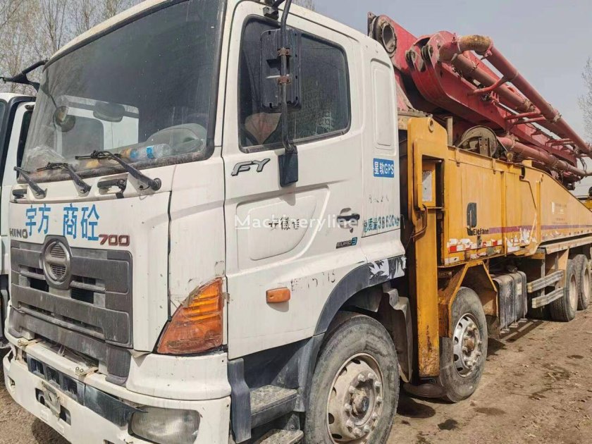 Truck mounted concrete pump