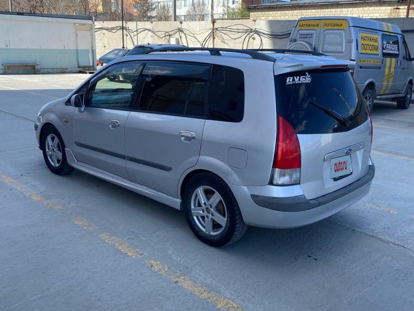 Мазда премаси 2000