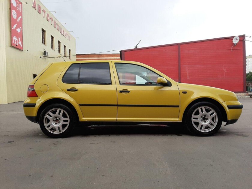 Фольксваген гольф 4 желтый