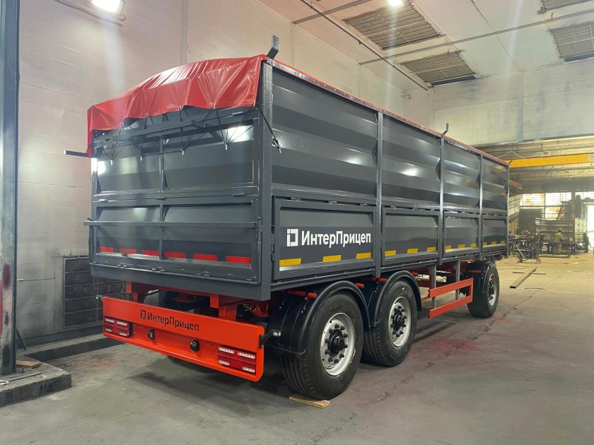 Прицеп зерновоз трехосный