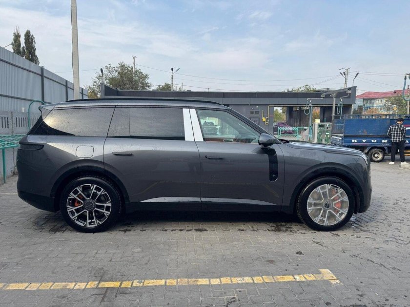 Внедорожник li