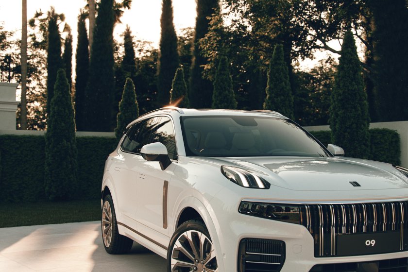 Кроссовер Lynk &amp; co 09