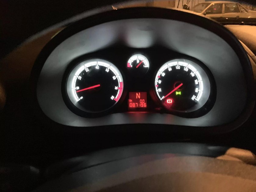 Приборная панель Опель Корса 2008