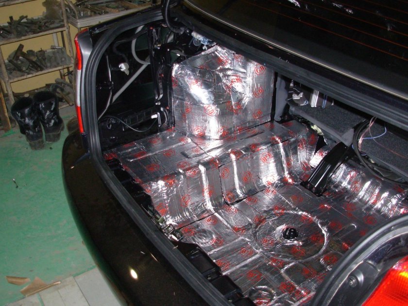 Шумоизоляция дверей Рено Логан 1