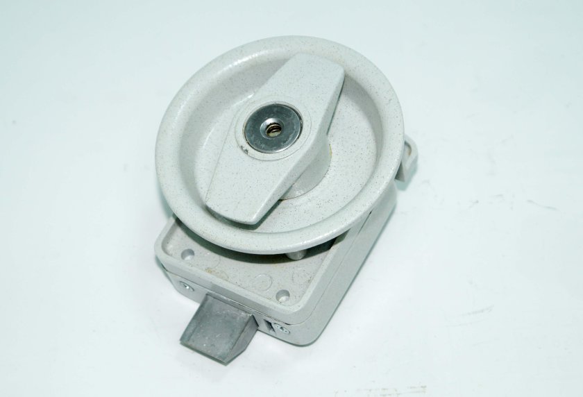 Замок на дверь кемпера